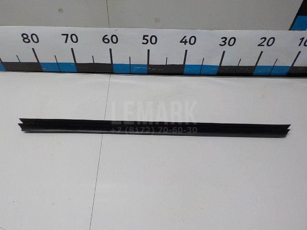 Уплотнитель двери 154014 GM