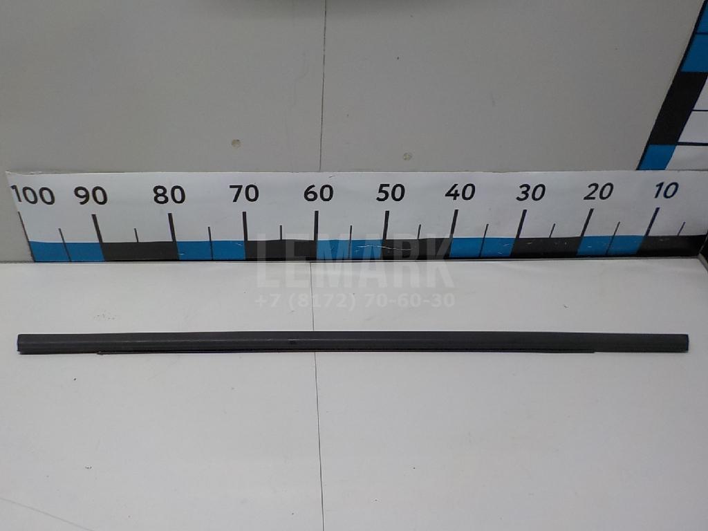 Накладка стекла заднего правого 13260070 GM