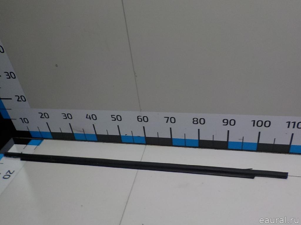 Накладка стекла заднего левого