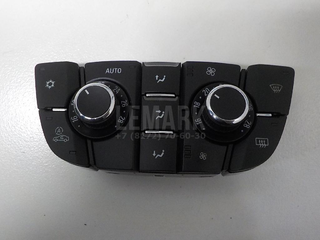 Блок управления климатической установкой 13337697 GM