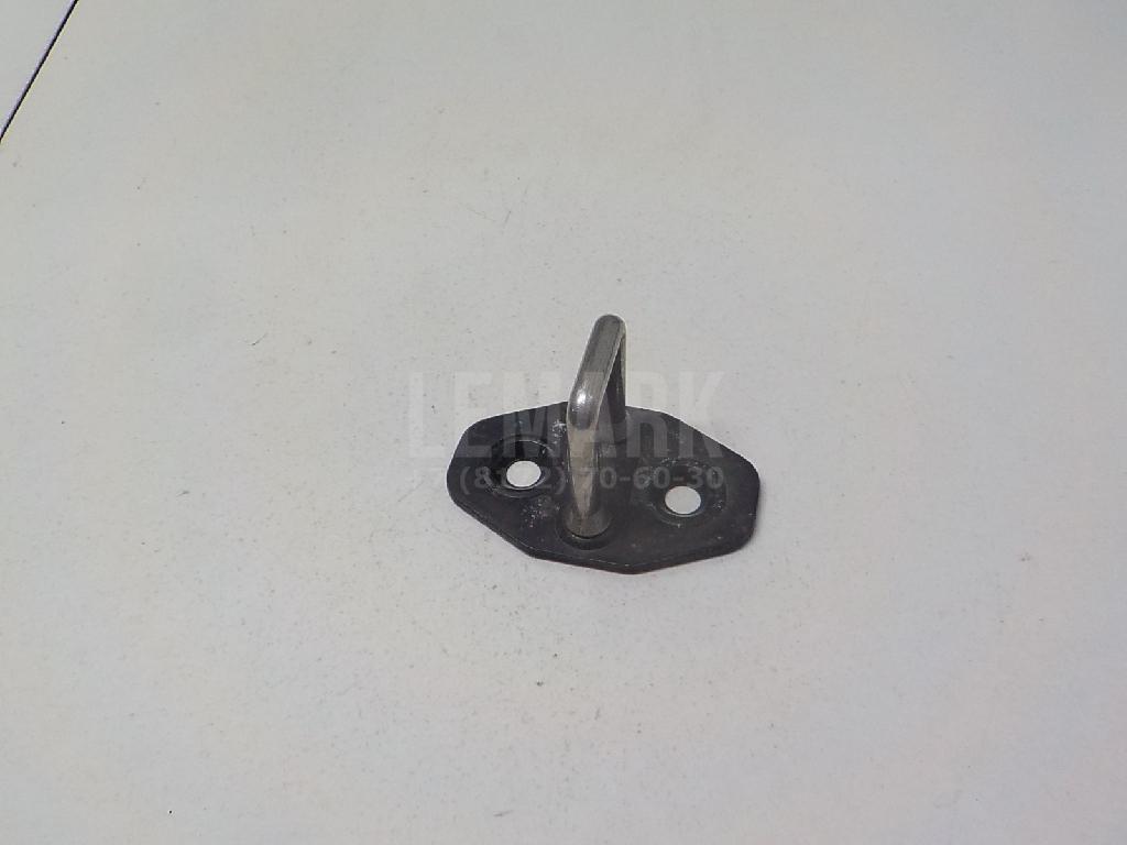 Ответная часть замка багажника 7P0827517 VAG