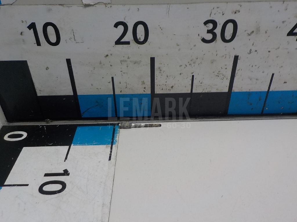 Шпилька 2D0611037 VAG
