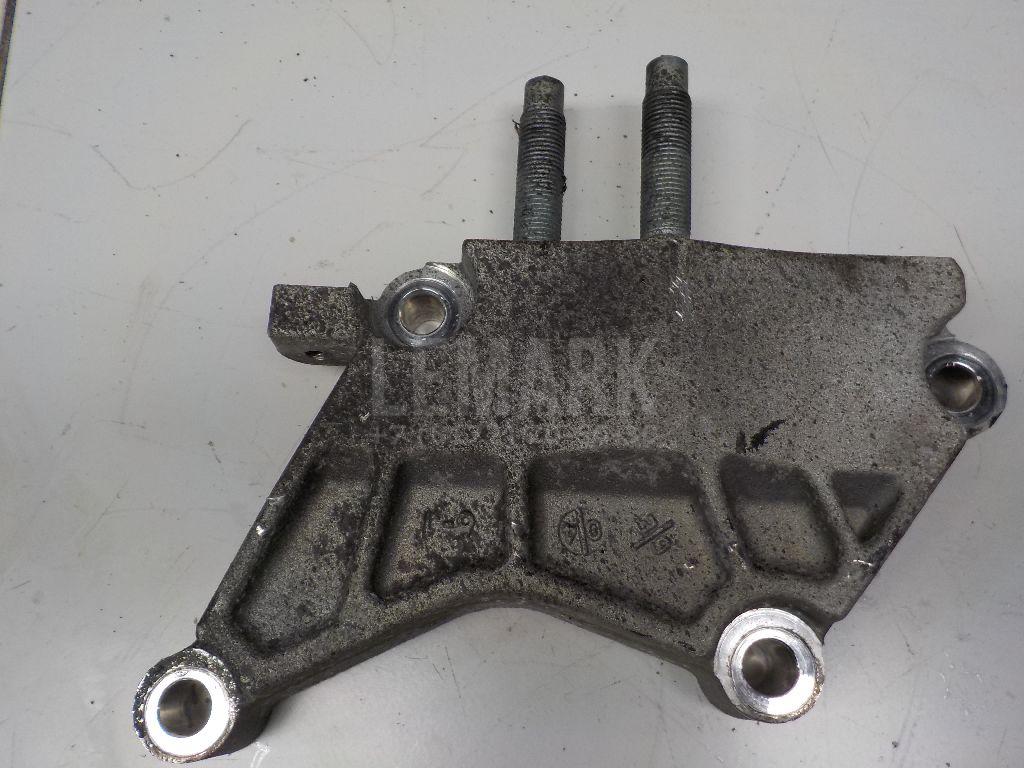 Кронштейн двигателя правый 216702F020 Hyundai-Kia