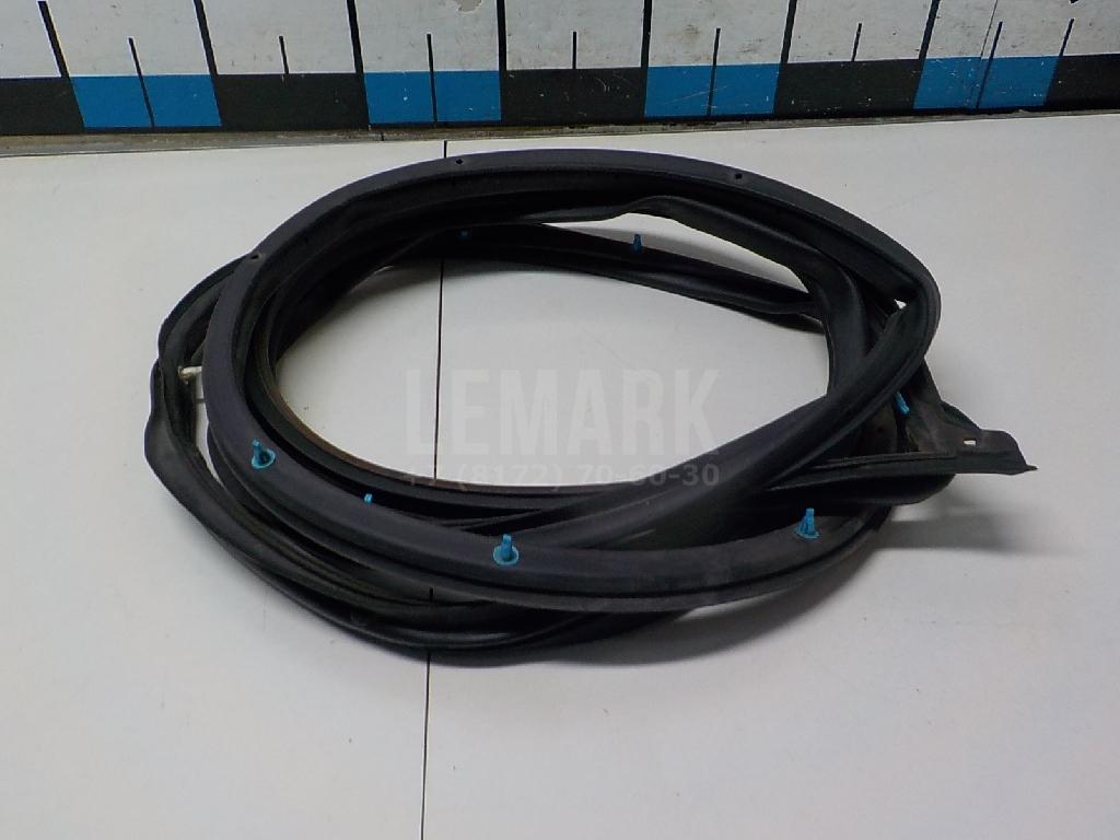Уплотнитель двери 80830JG000 Nissan
