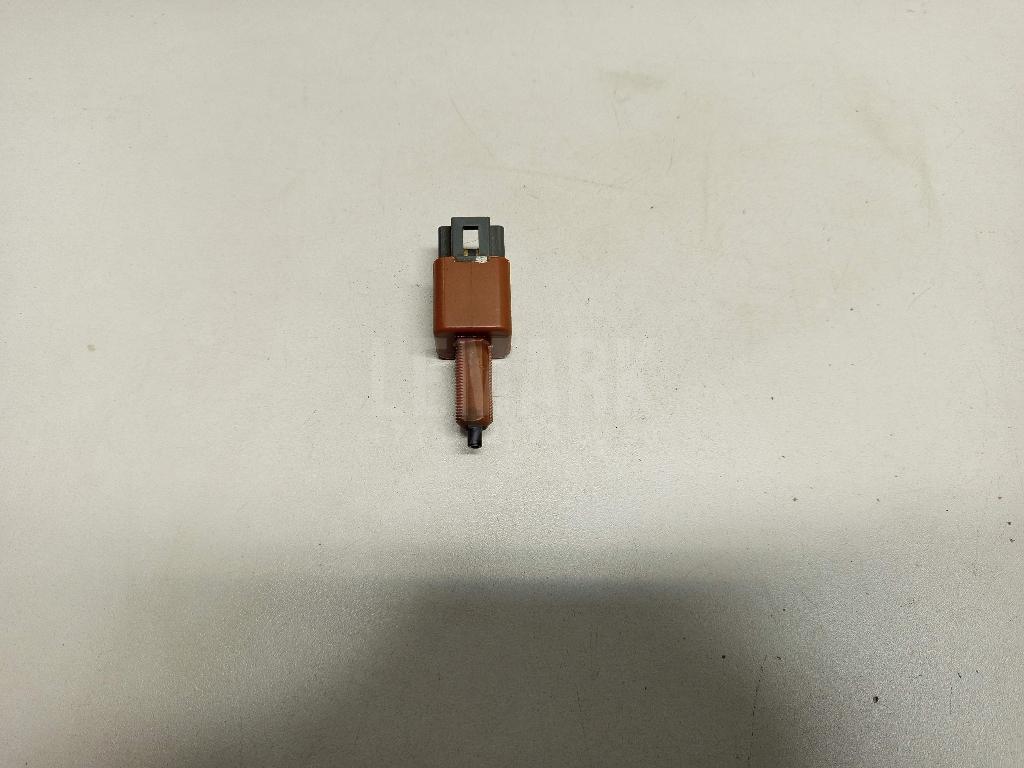 Датчик включения стопсигнала 25320JN00A Nissan