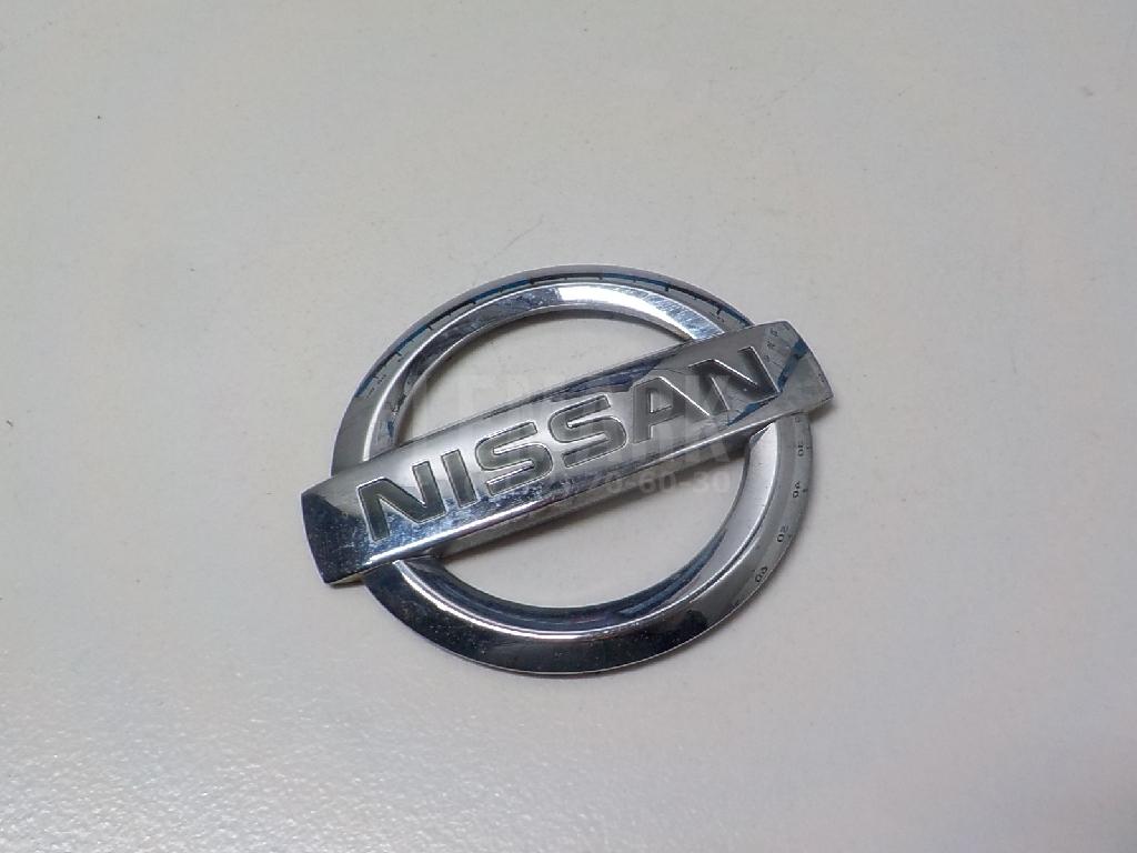 Эмблема на крышку багажника 84890JG000 Nissan