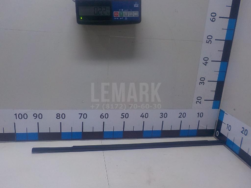 Накладка стекла заднего правого 82820JG000 Nissan