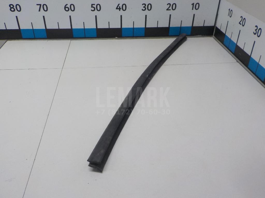 Уплотнитель двери для  BMW X3 E83 2004-2010