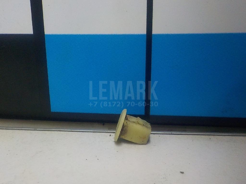 Крепеж 638468H300 Nissan