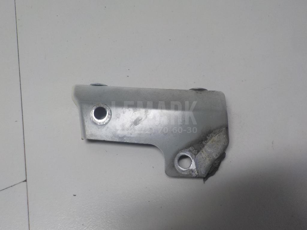 Кронштейн крепления крыла 1T0810333A VAG