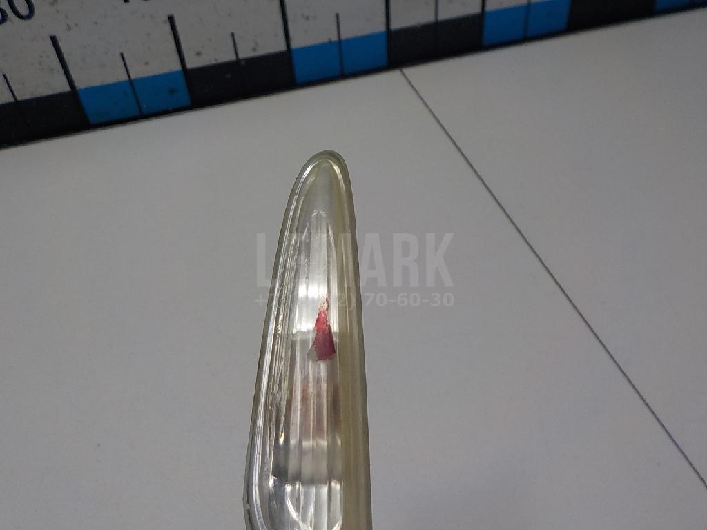 Повторитель на крыло левый белый для  Aurus