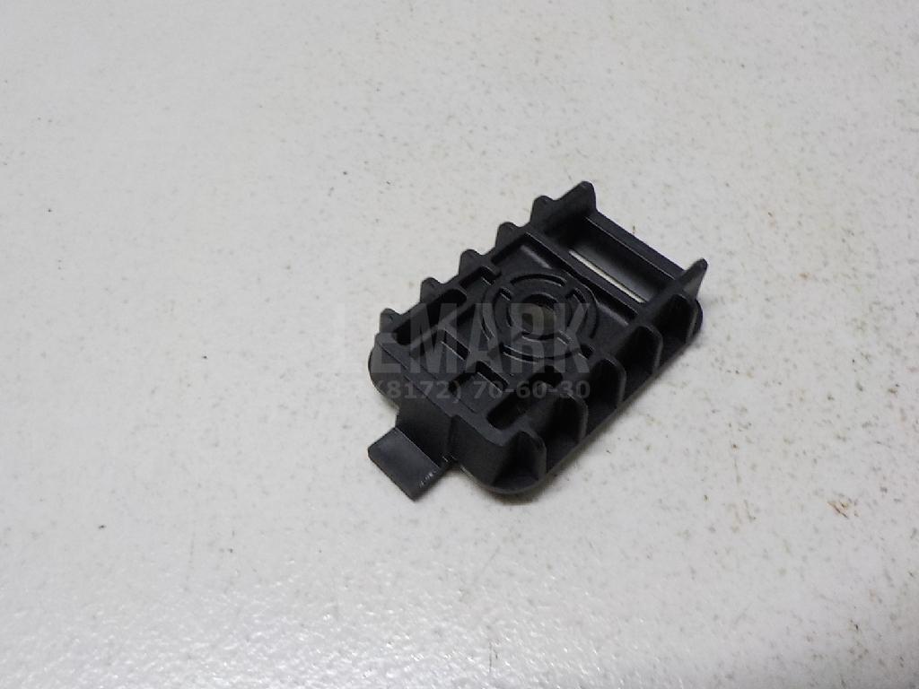 Кронштейн внутренней ручки 5J0868775 VAG