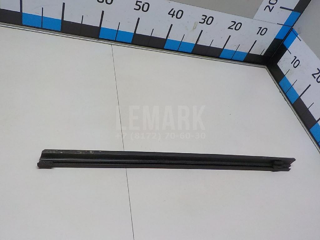 Уплотнитель стекла двери 3T5839480 VAG