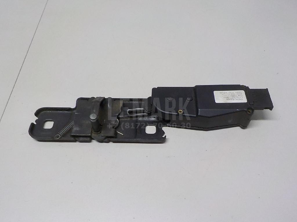 Ответная часть замка багажника 4F9827383E VAG
