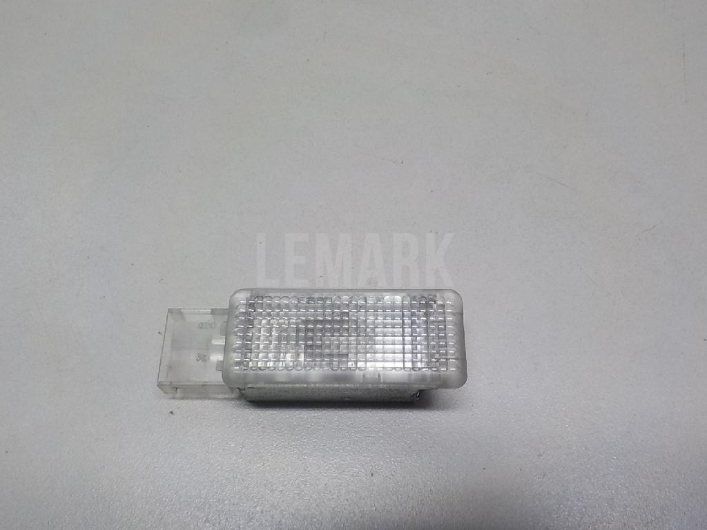 Плафон салонный 7L0947415 VAG