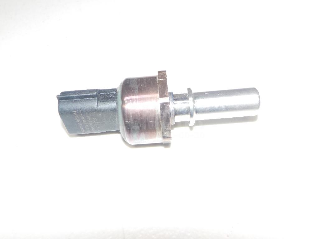 Датчик давления топлива 1663900Q0A Nissan