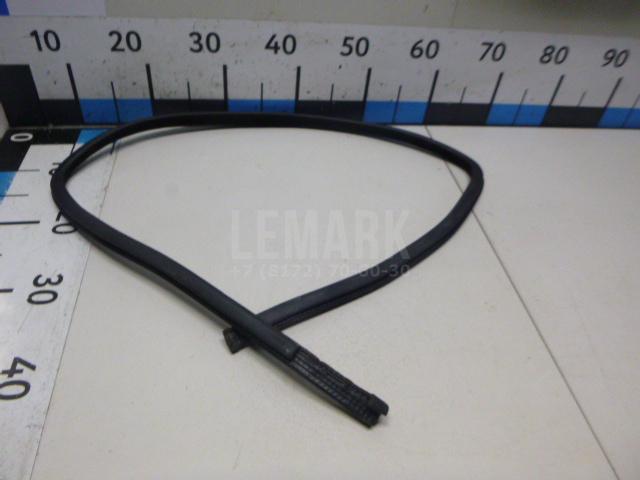 Уплотнитель стекла двери 3B9839439GB41 VAG
