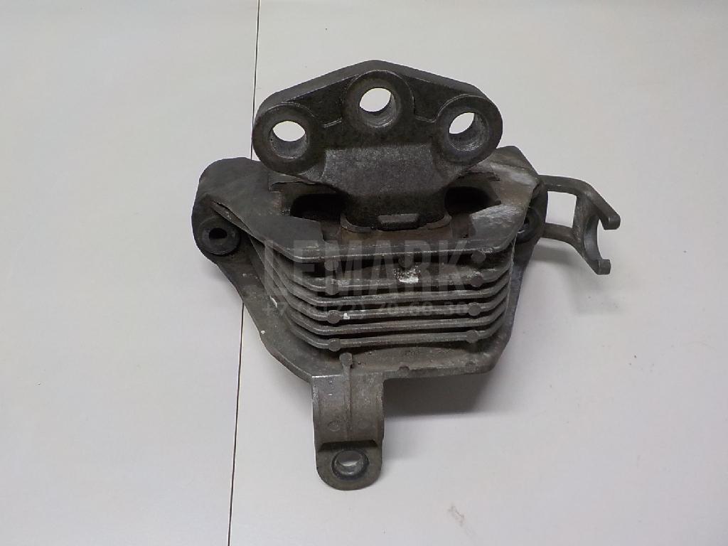 Опора двигателя правая 13347455 GM