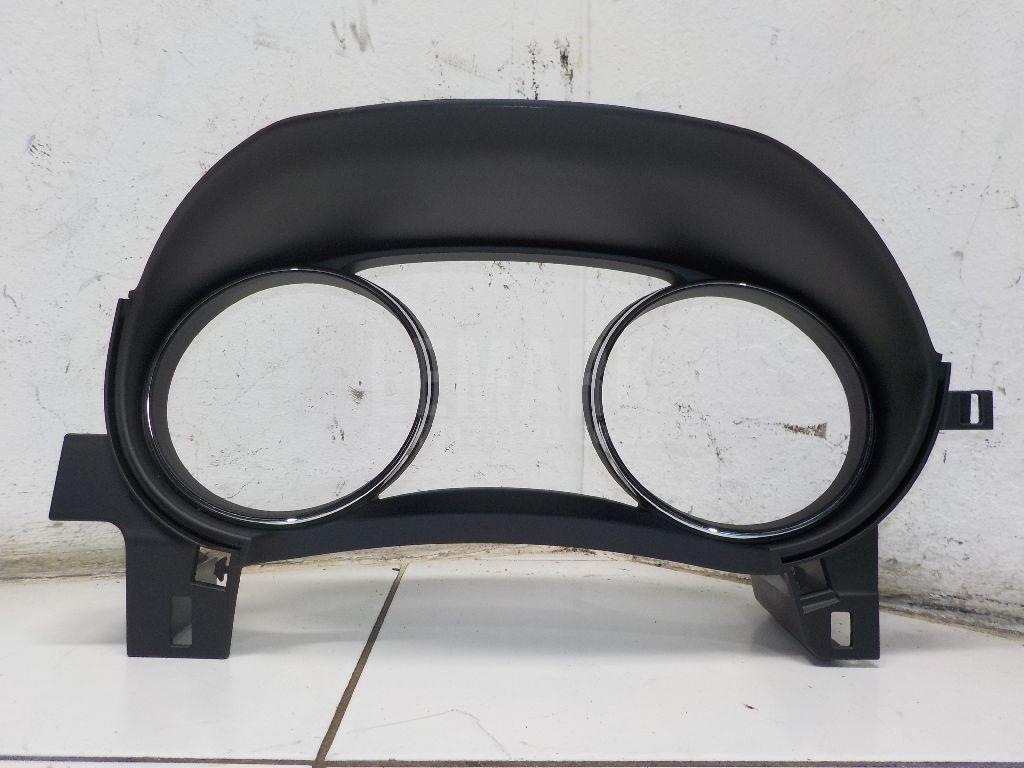 Накладка декоративная 682404EH9A Nissan