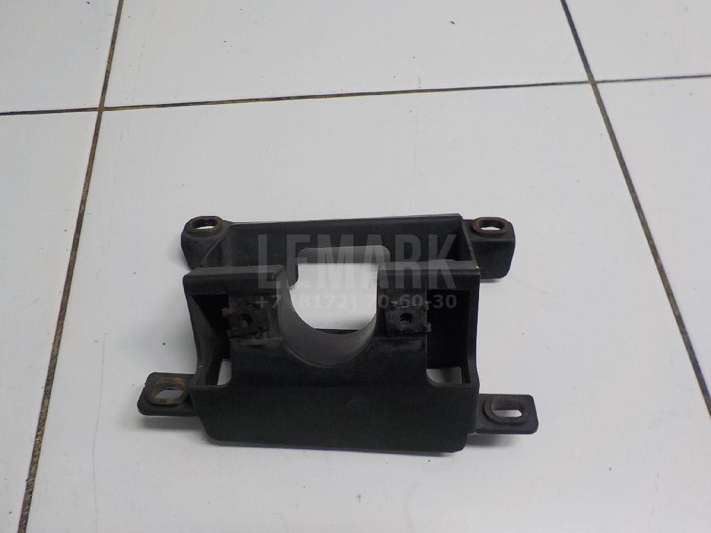 Кронштейн форсунки омывателя фары 7L6807361 VAG