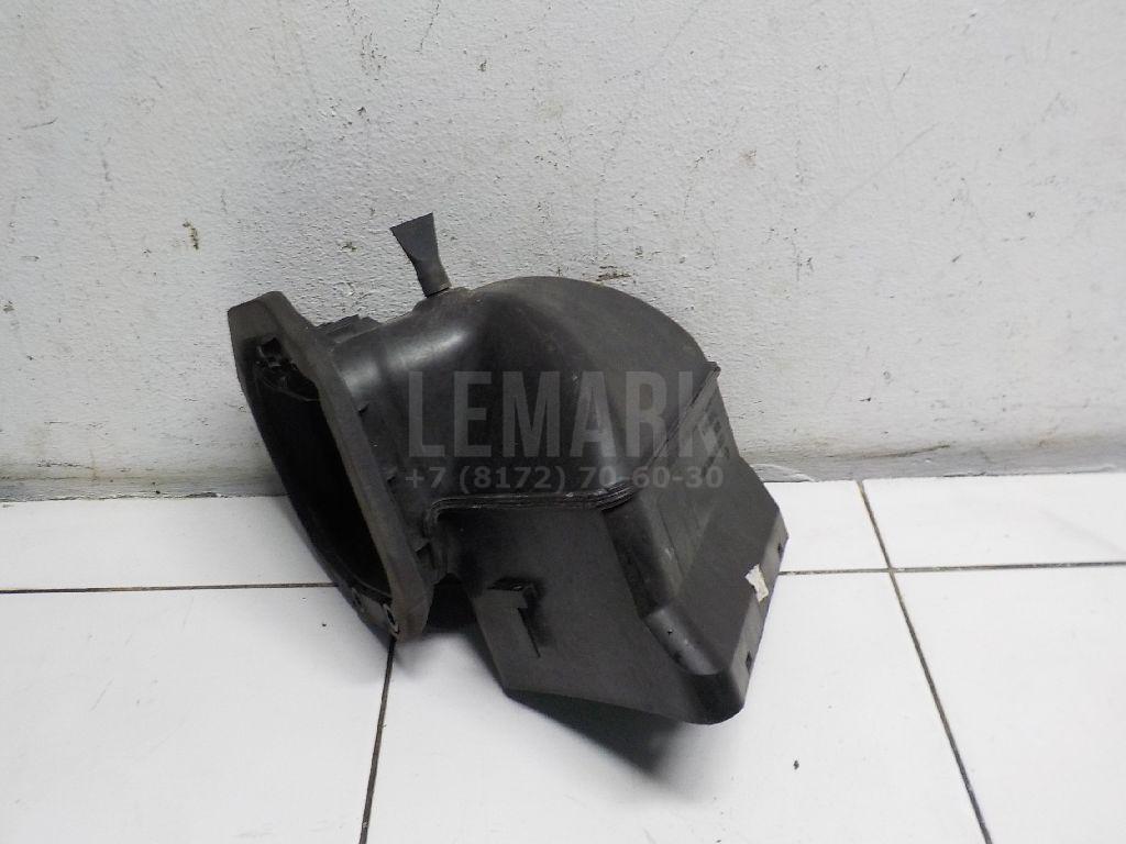 Воздухозаборник (внутри) 7L0819049 VAG