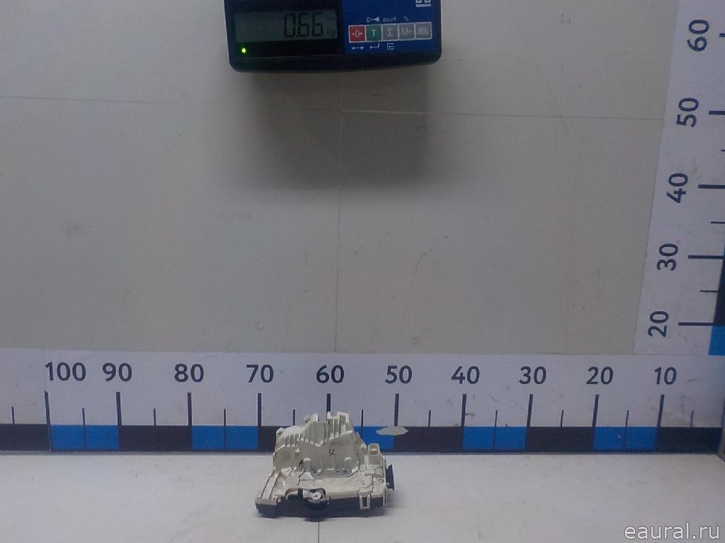 Замок двери задней левой