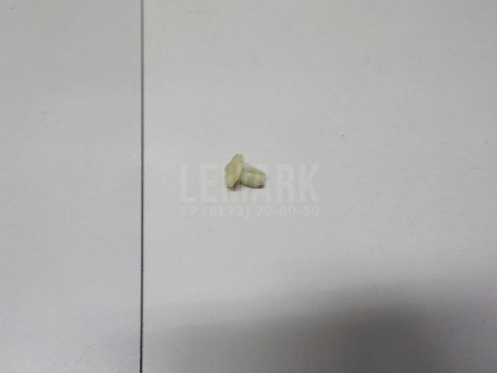 Заклёпка 5K0837975A VAG