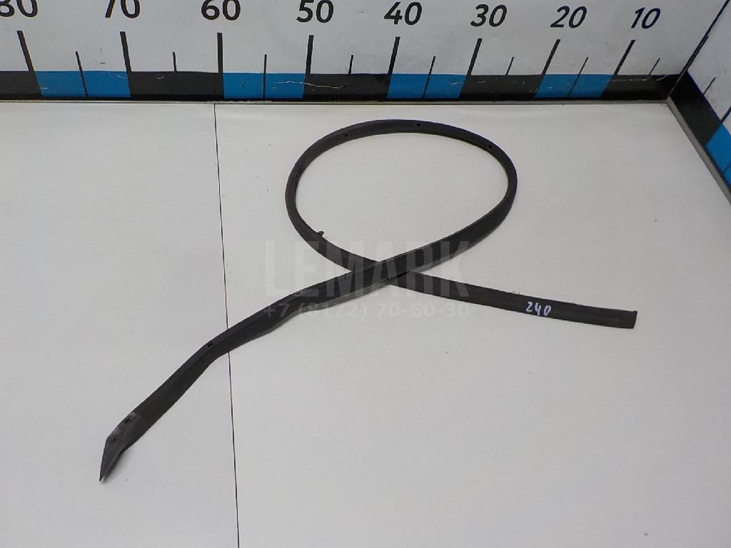 Уплотнитель двери 5K6839699B VAG