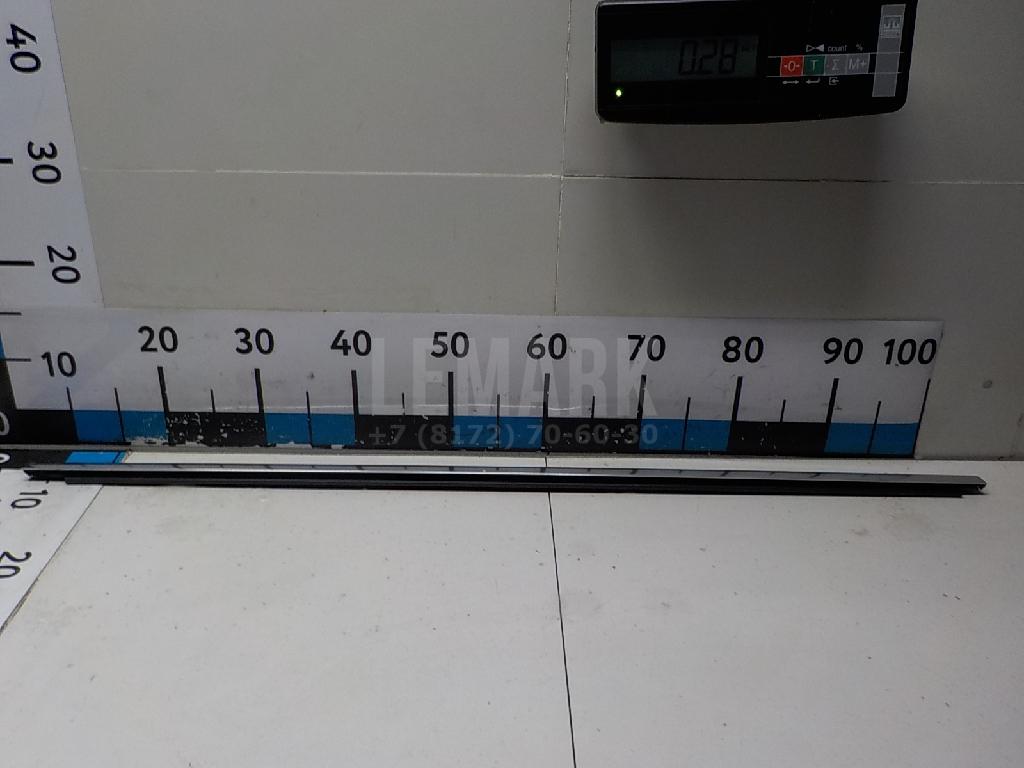Накладка стекла заднего правого 5NA839476CVNH VAG
