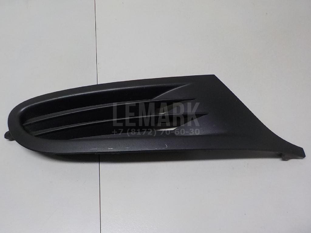 Решетка в бампер правая 5K0853666A9B9 VAG