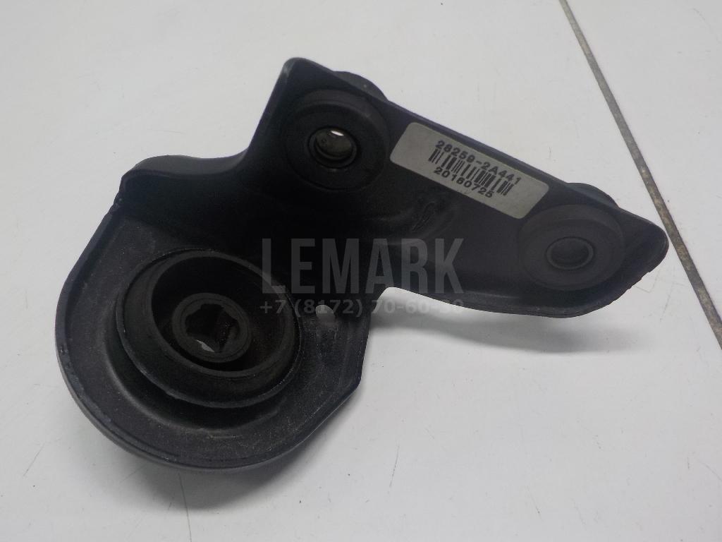 Кронштейн радиатора 282592A530 Hyundai-Kia
