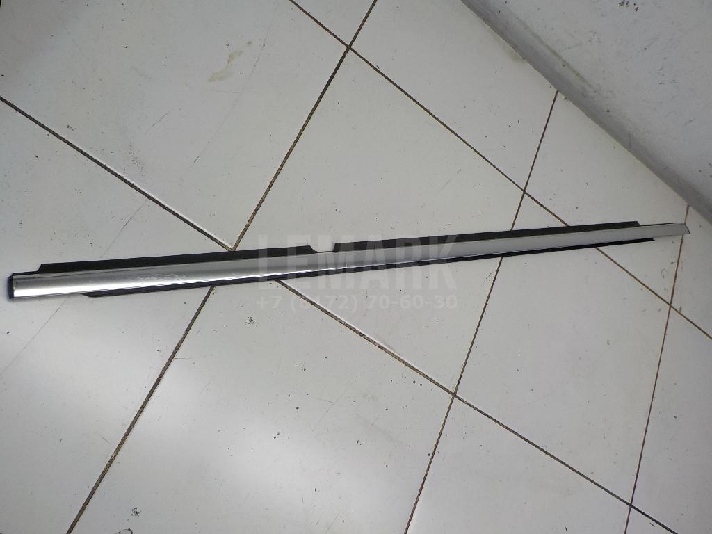 Накладка стекла заднего правого 5N0839476D3Q7 VAG