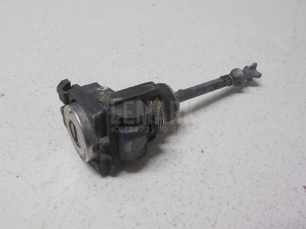 Вставка замка двери прав. 6905152400 Toyota