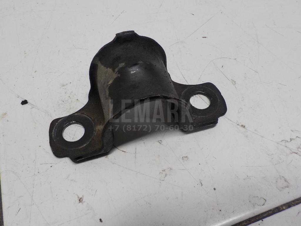 Кронштейн крепления переднего стабилизатора LR000476 Land Rover