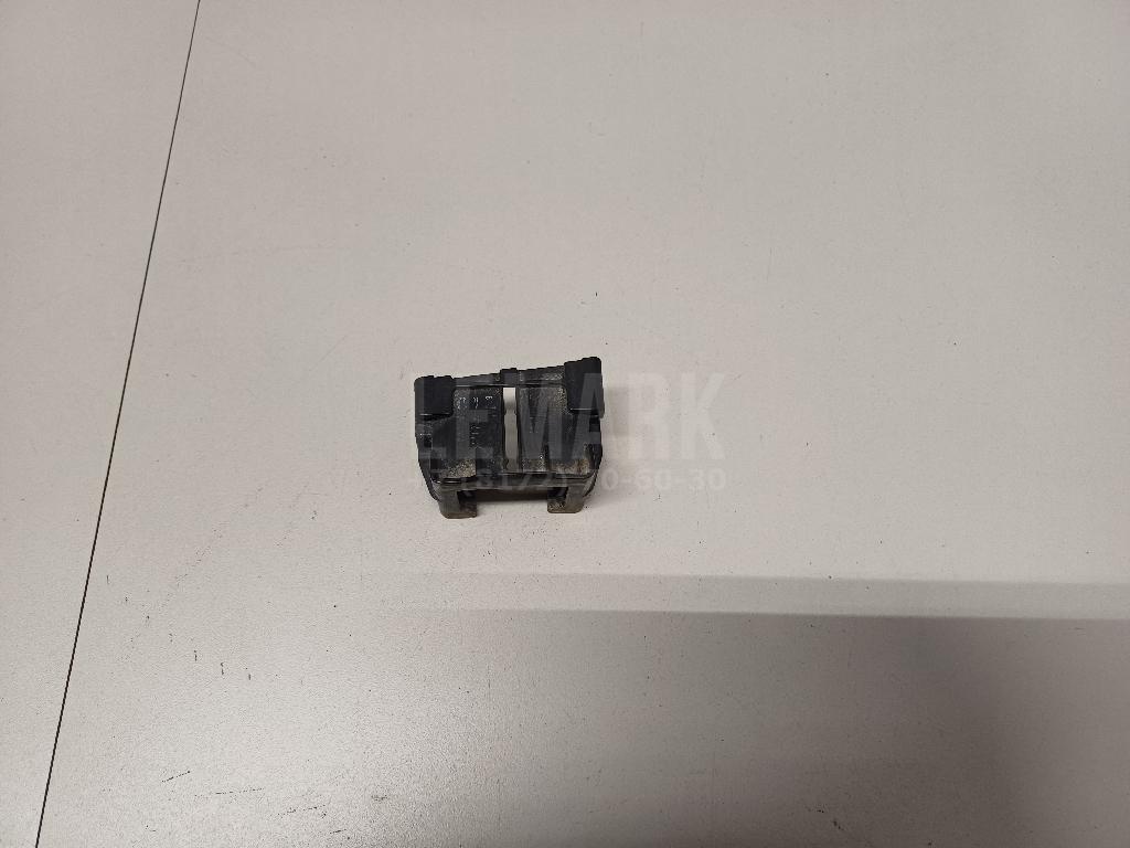 Кронштейн форсунки омывателя фары 8527342010 Toyota