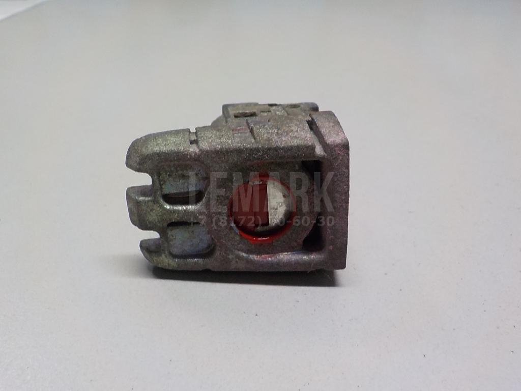 Вставка замка двери лев. H0F01EB300 Nissan