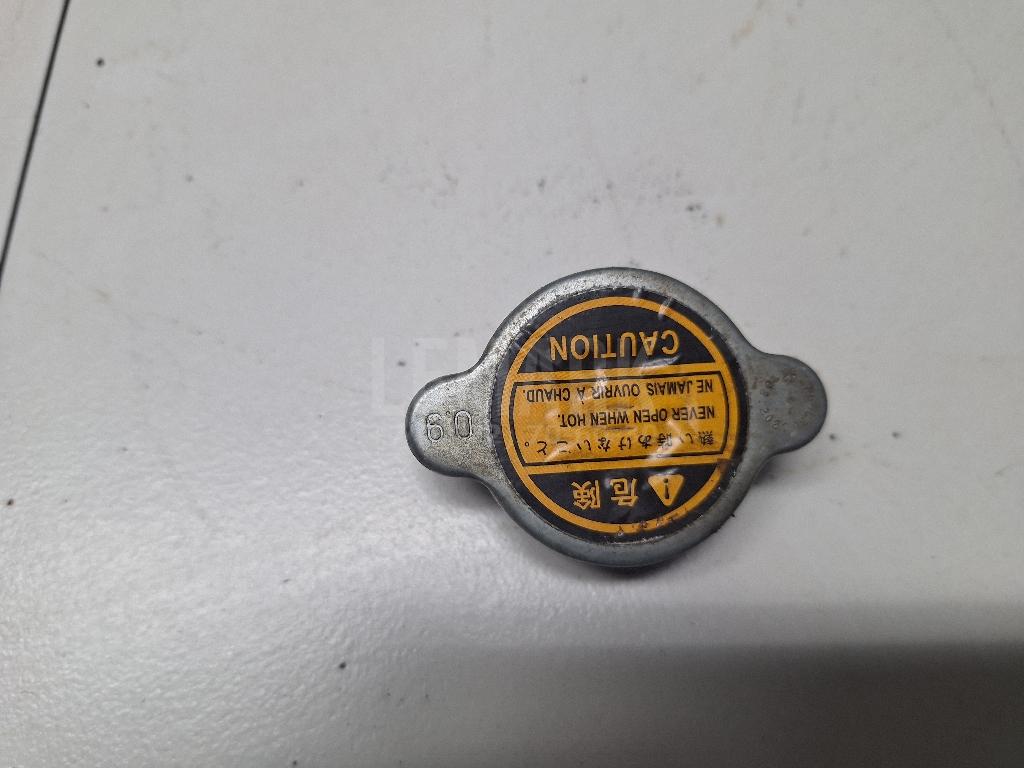 Крышка радиатора MB660735 Mitsubishi