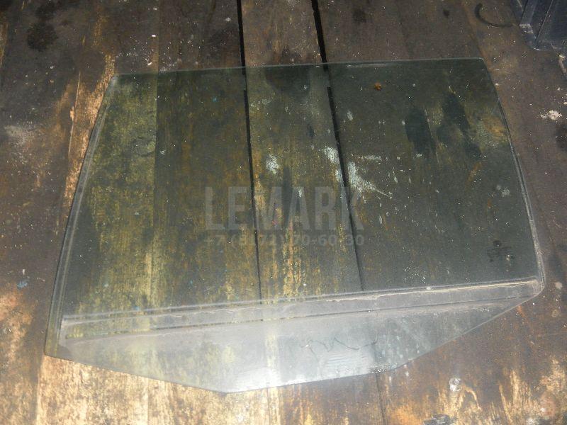 Стекло двери задней левой 1U9845205A VAG