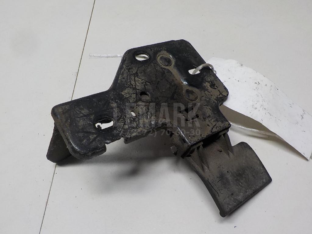 Крючок капота для  Cadillac Escalade II 2000-2006