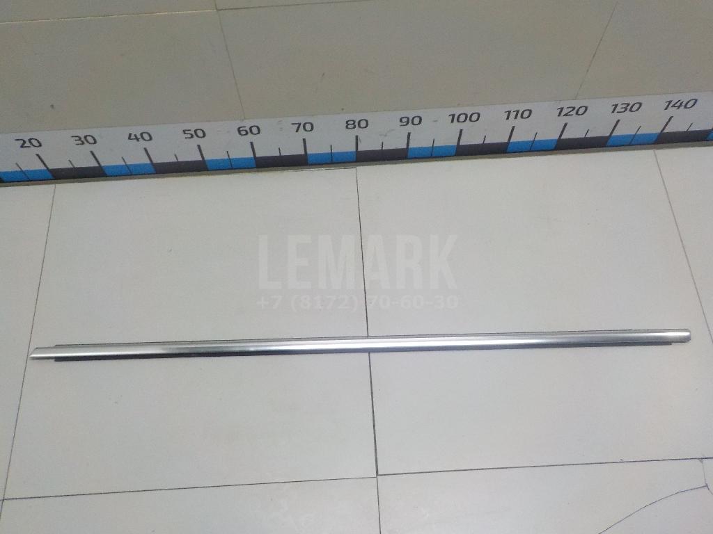 Накладка стекла переднего левого 7P0837475H VAG