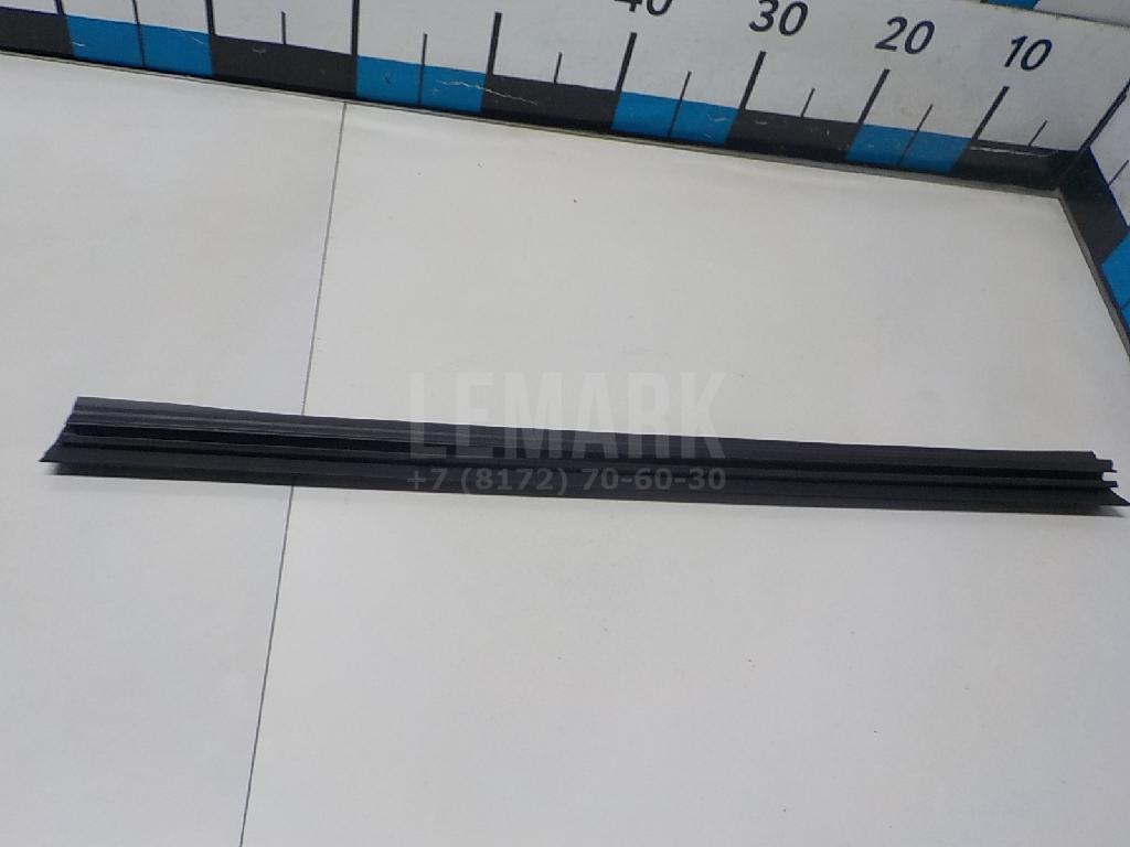 Накладка стекла заднего левого 82835JD00A Nissan