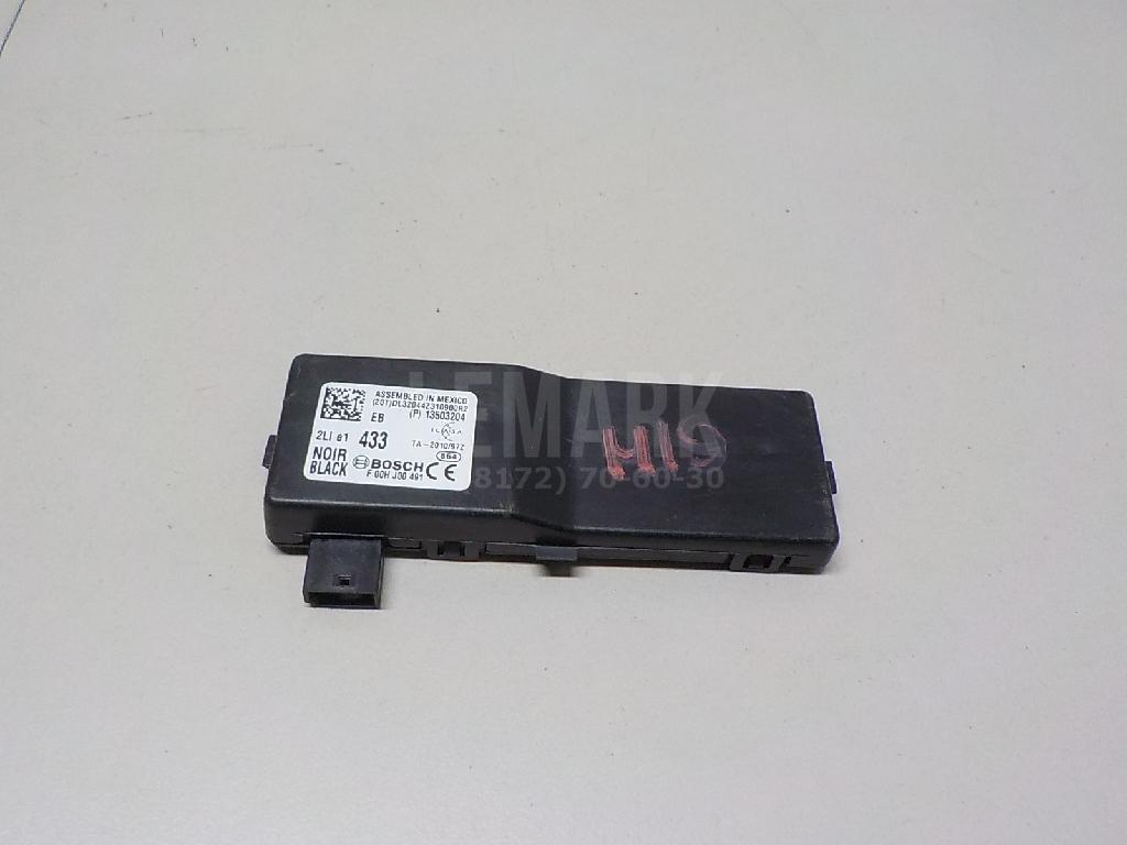Блок управления центральным замком 13503204 GM