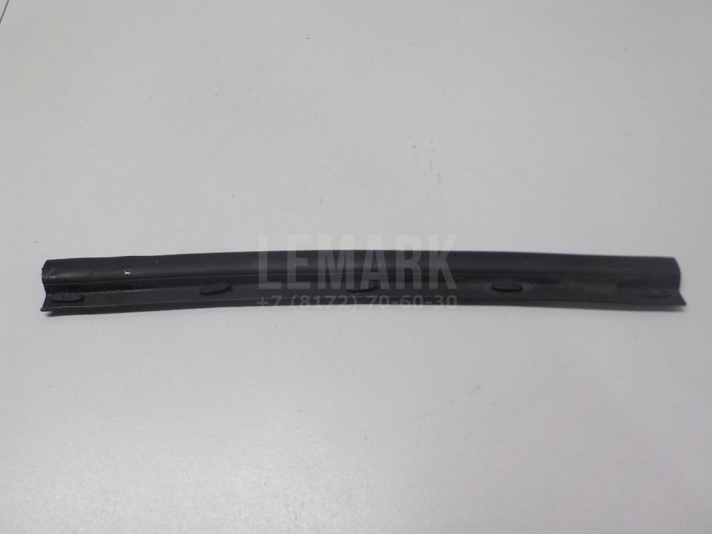 Уплотнитель капота 5G0823709A VAG