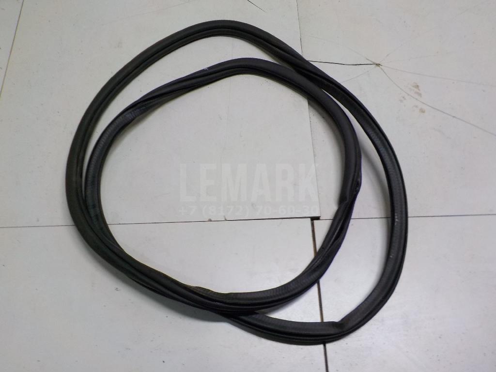 Уплотнитель двери 5G6867913A VAG