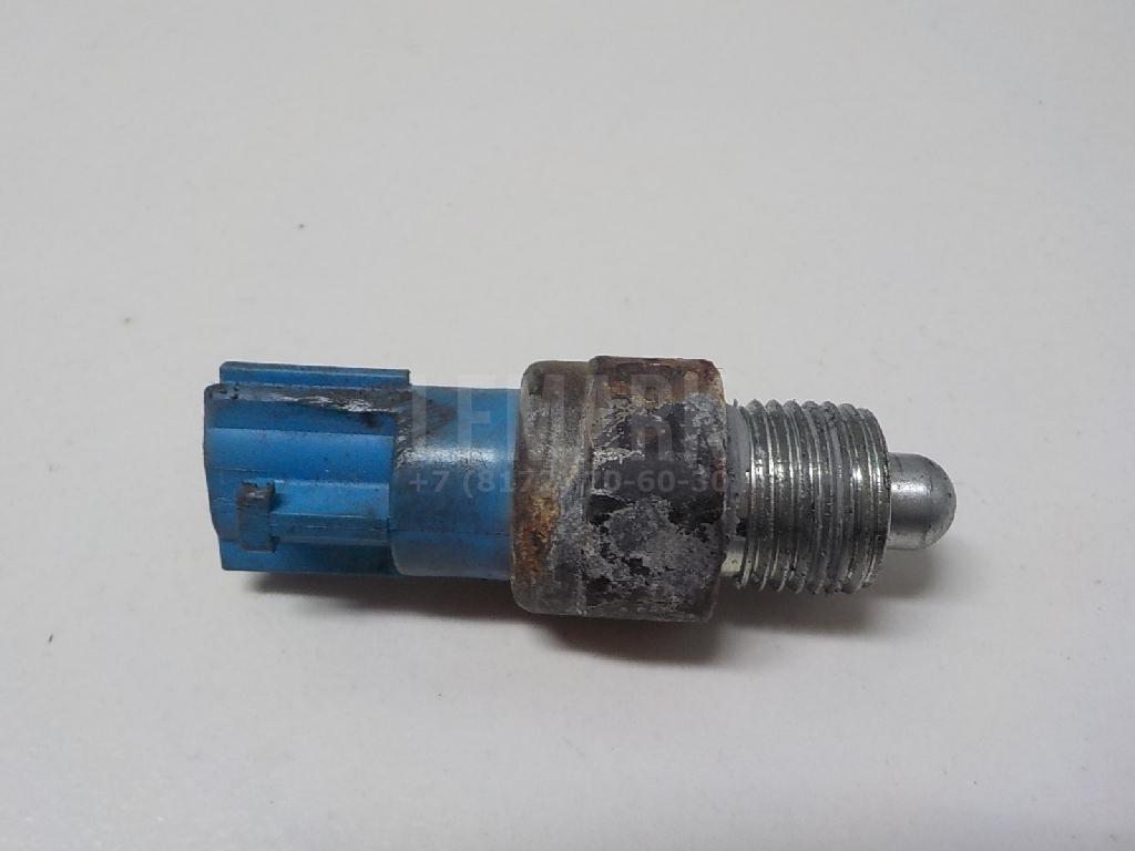 Датчик включения заднего хода 320056J00A Nissan