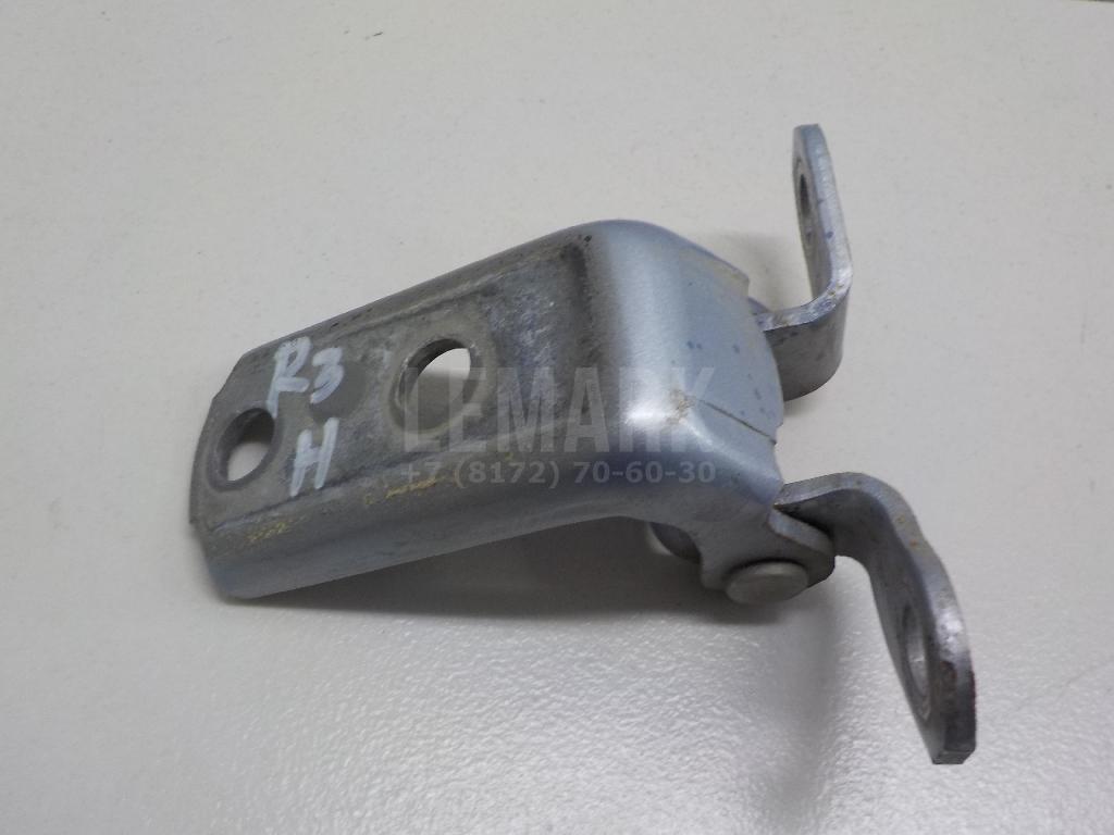 Петля двери задней правой нижняя 6877052031 Toyota