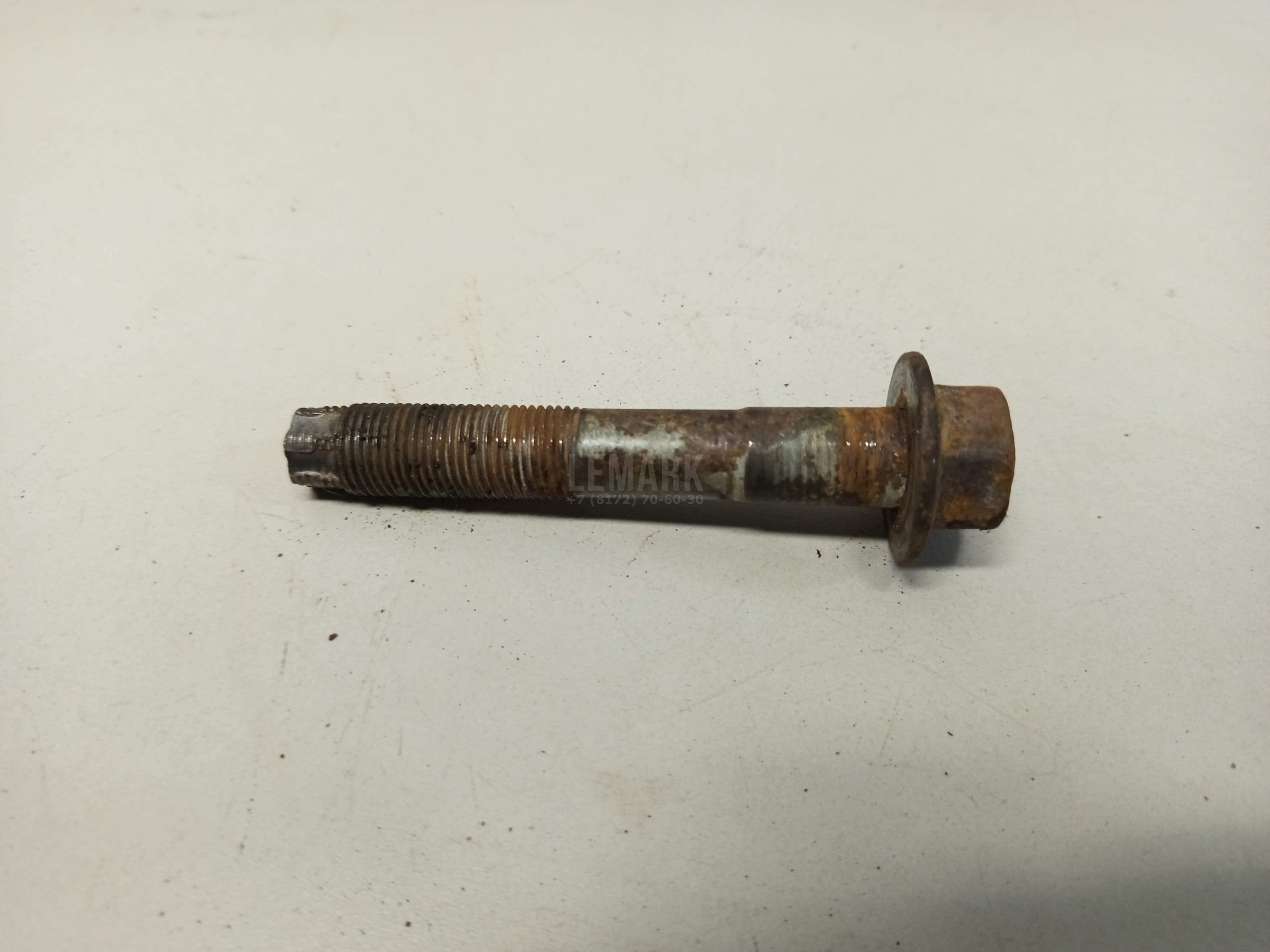 Болт переднего рычага 91554L1690 Toyota