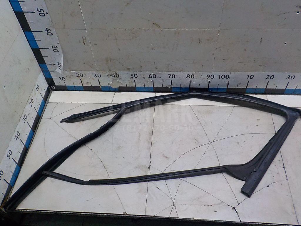 Уплотнитель стекла двери 5L0837432D VAG