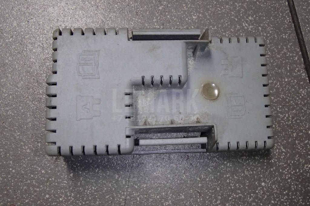 Крышка блока предохранителей 1387608 Ford