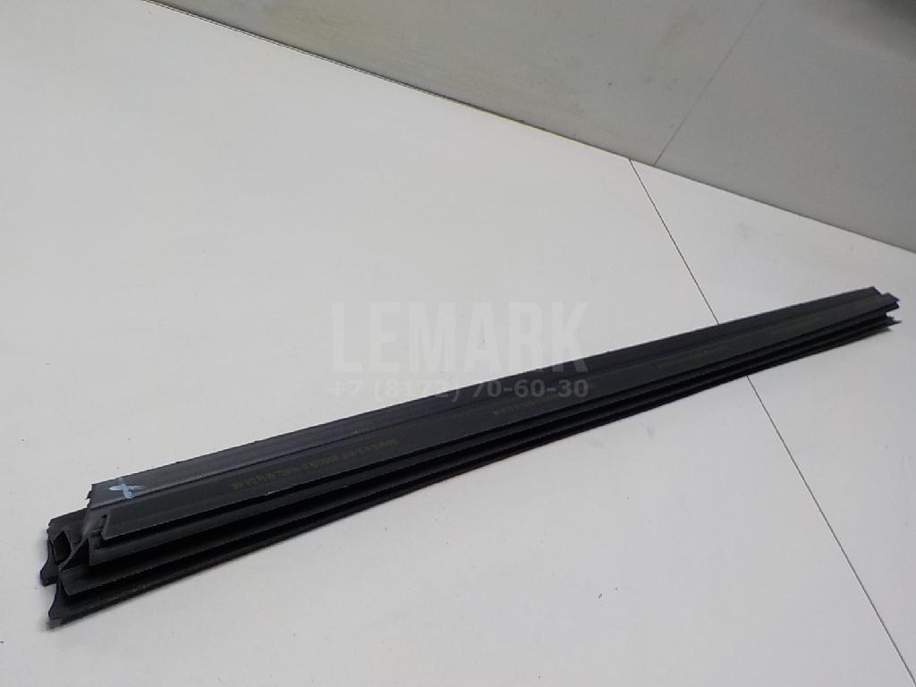 Накладка стекла заднего правого для  BMW 7-serie E65/E66 2001-2008